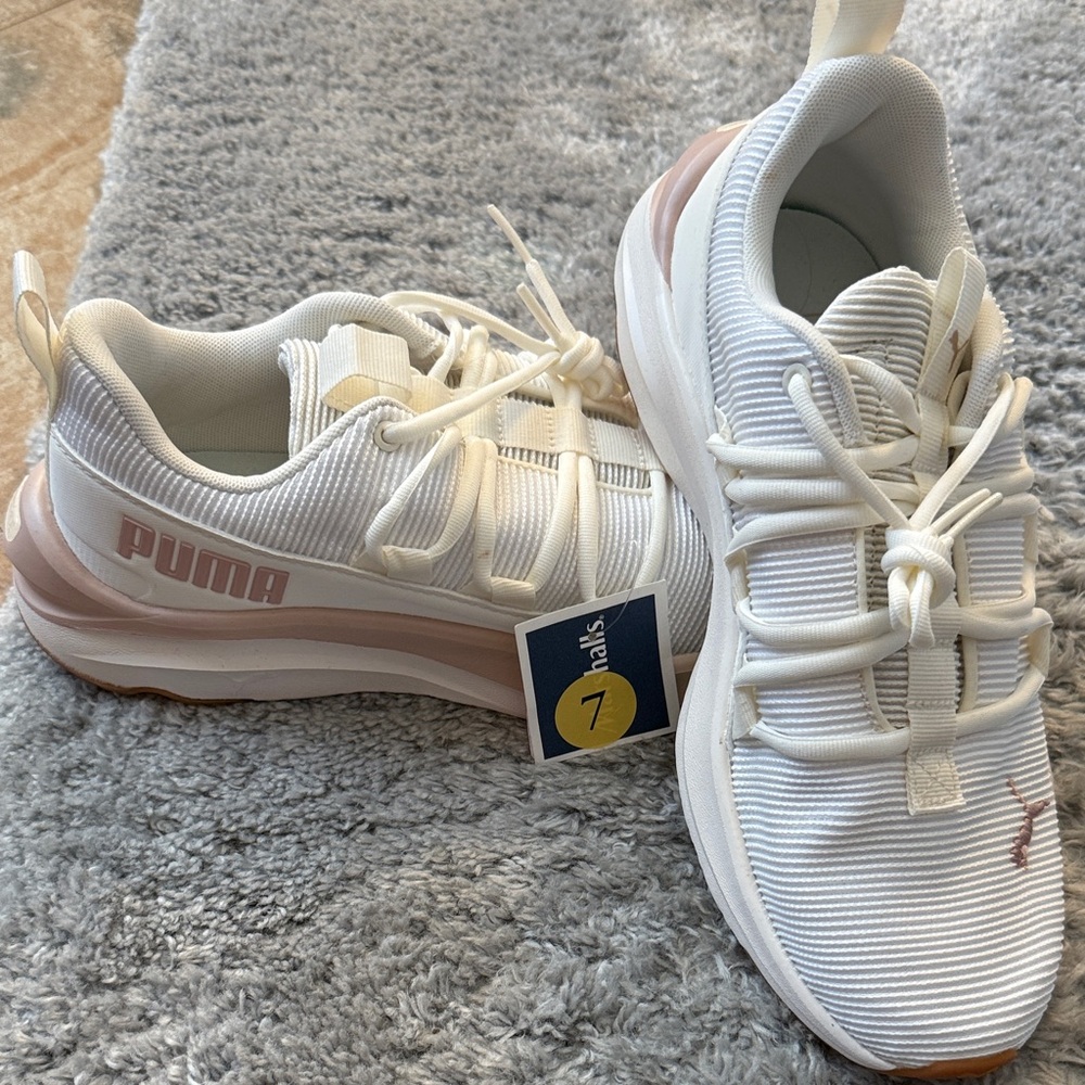 Puma Women's White and Light Pink Sneakers